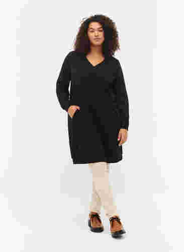 Kjole med V-hals, Black, Model image number 2