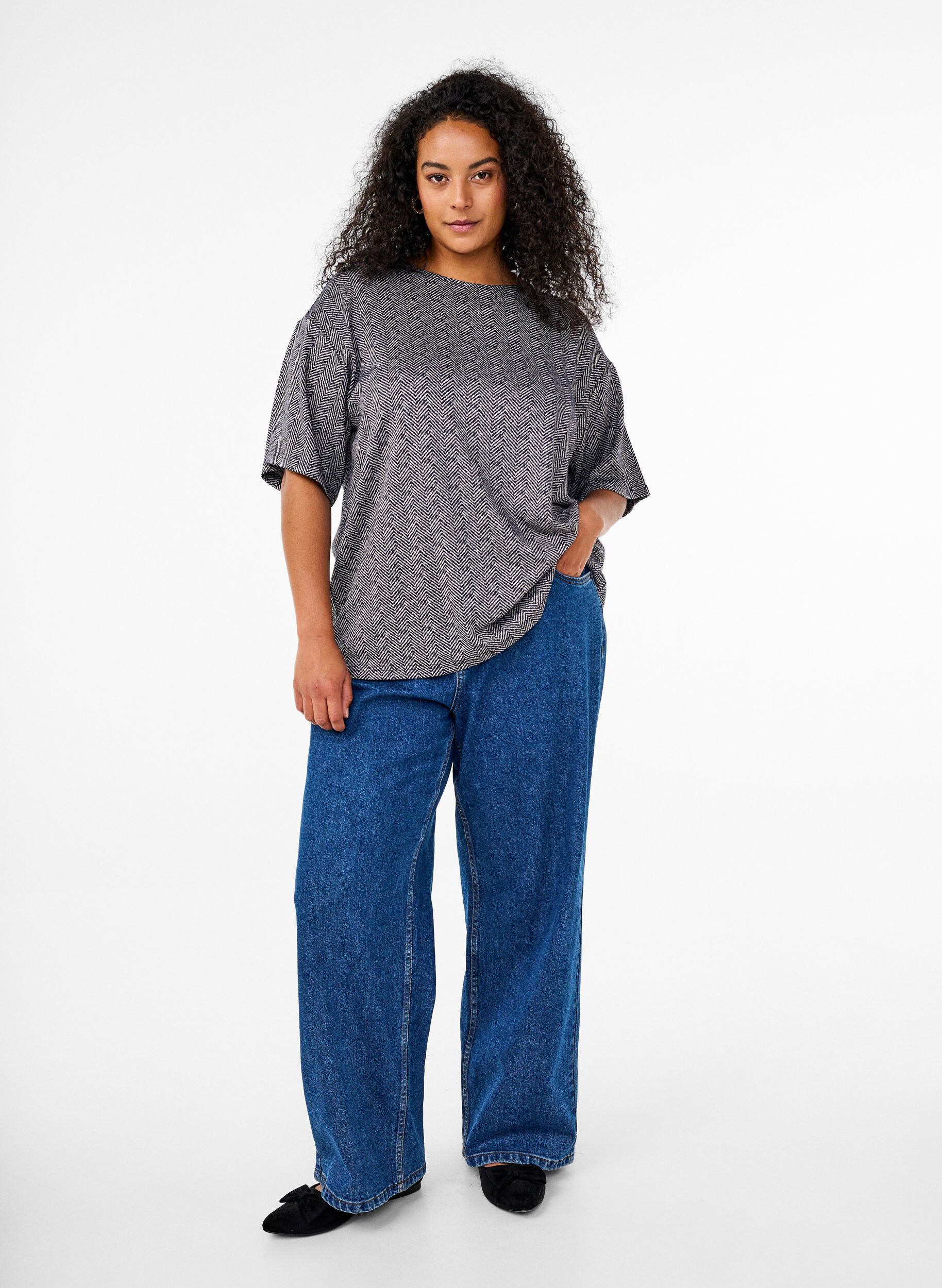 Zizzi Oversize bluse med m&oslash;nster, Bl&aring;, Model image number 1
