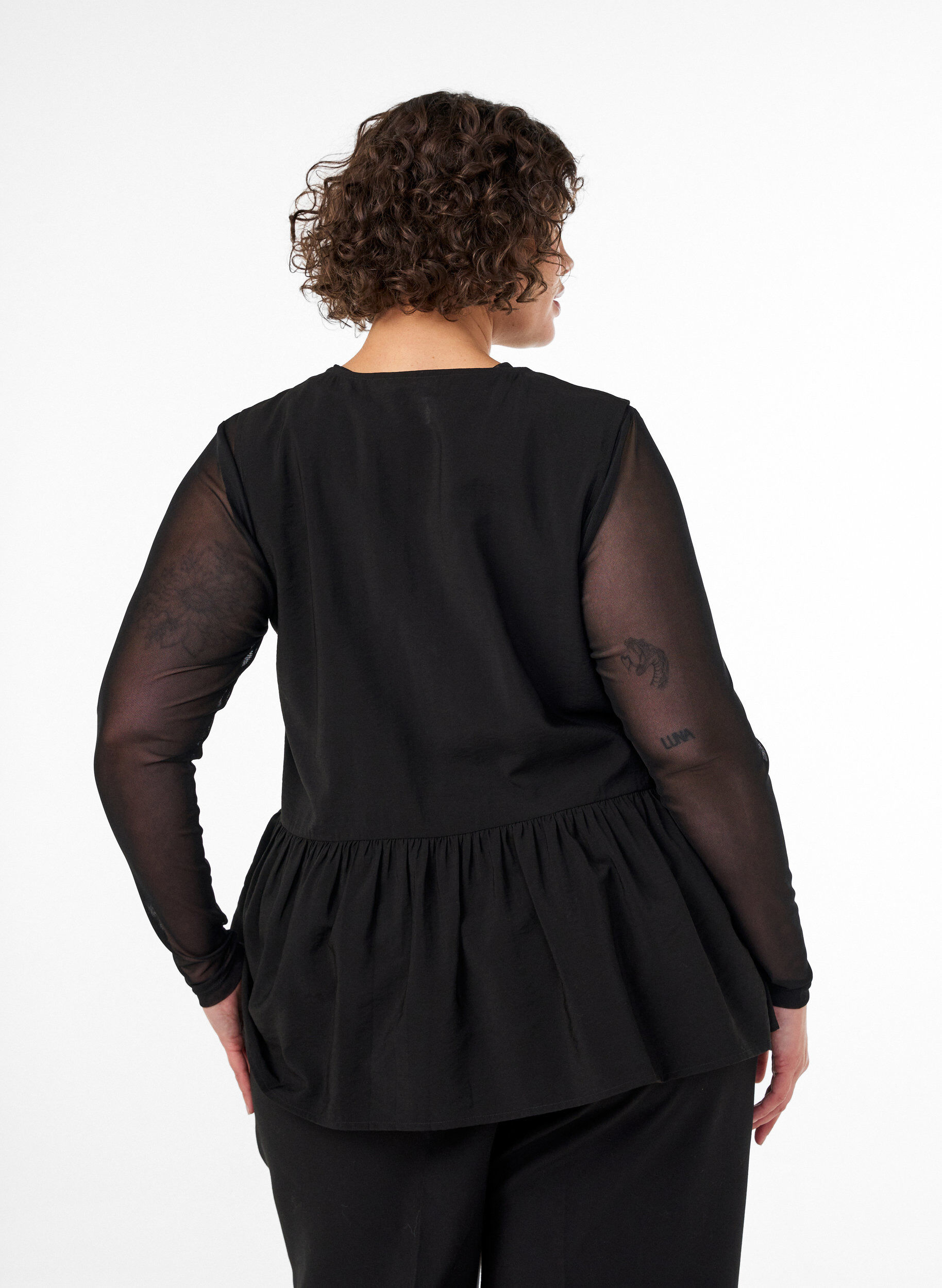 ZizziErmel&oslash;s peplumbluse med dekorative knapper, Svart, Model image number 2