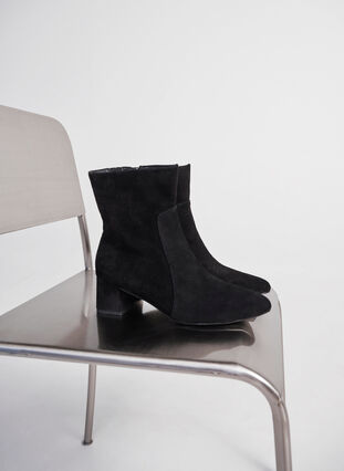 Zizzi Wide fit - Semsket ankelstøvler med hæl, Black, Image image number 0