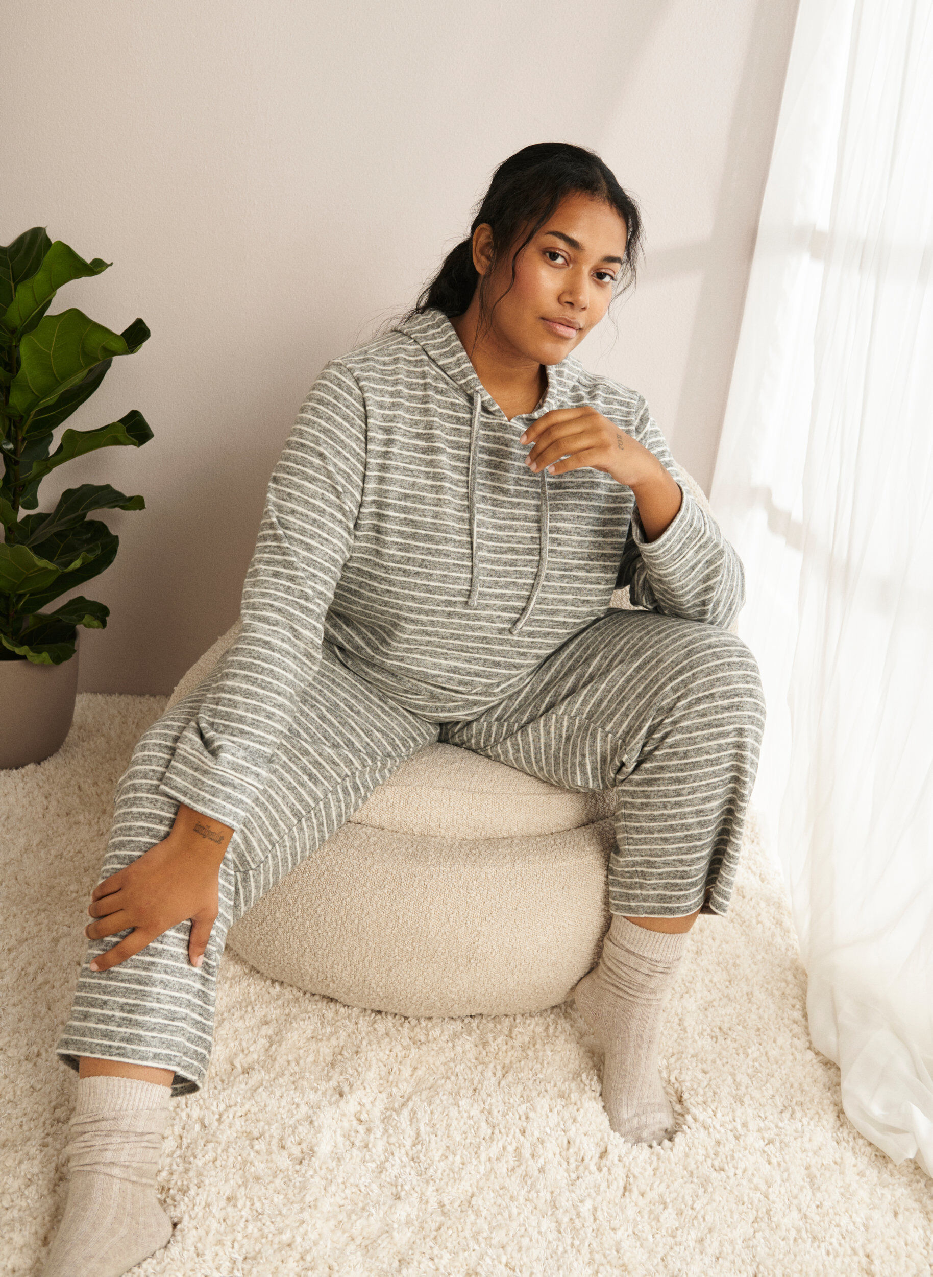 Zizzi L&oslash;s hettegenser med striper, DGM Stripe, Image image number 0