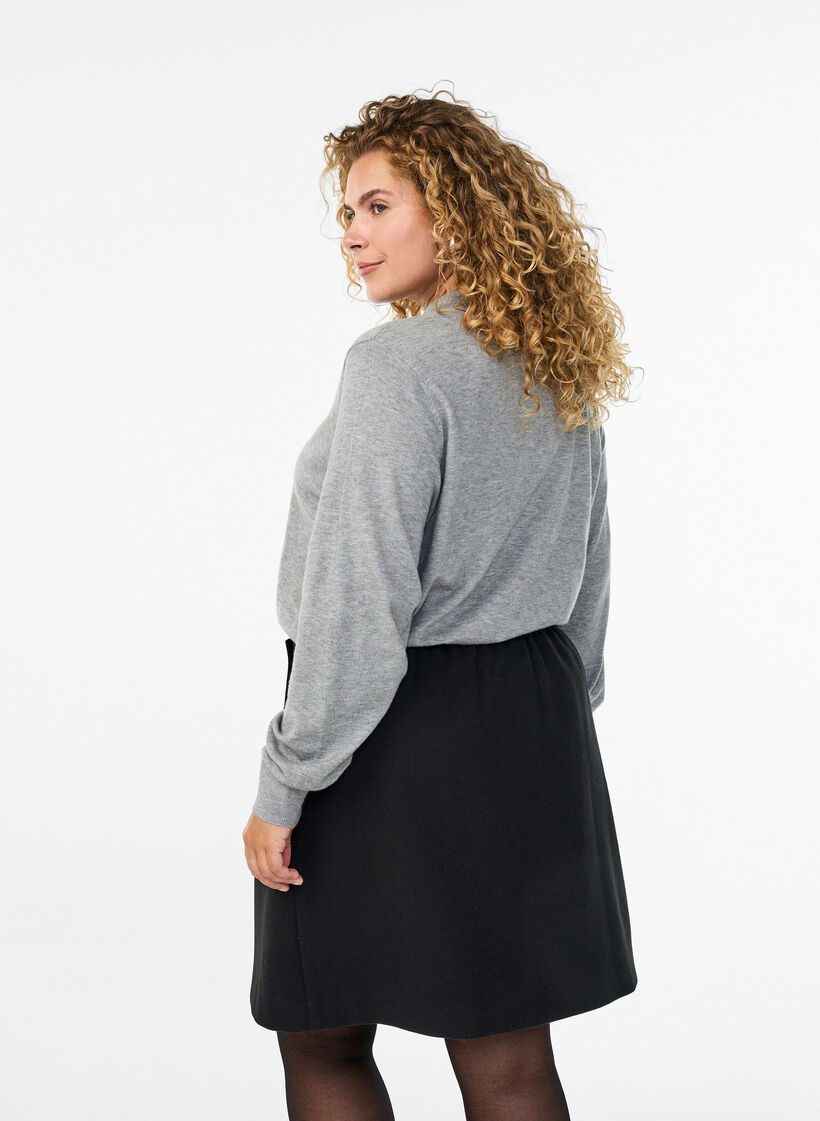 Omslag miniskjørt med knappdetaljer, Black, Model