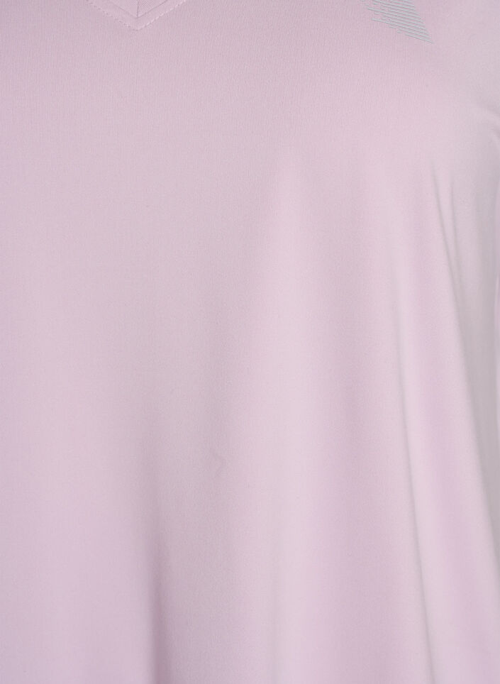 L&oslash;stsittende trenings-t-skjorte med v-hals, Lilla, Packshot image number 2