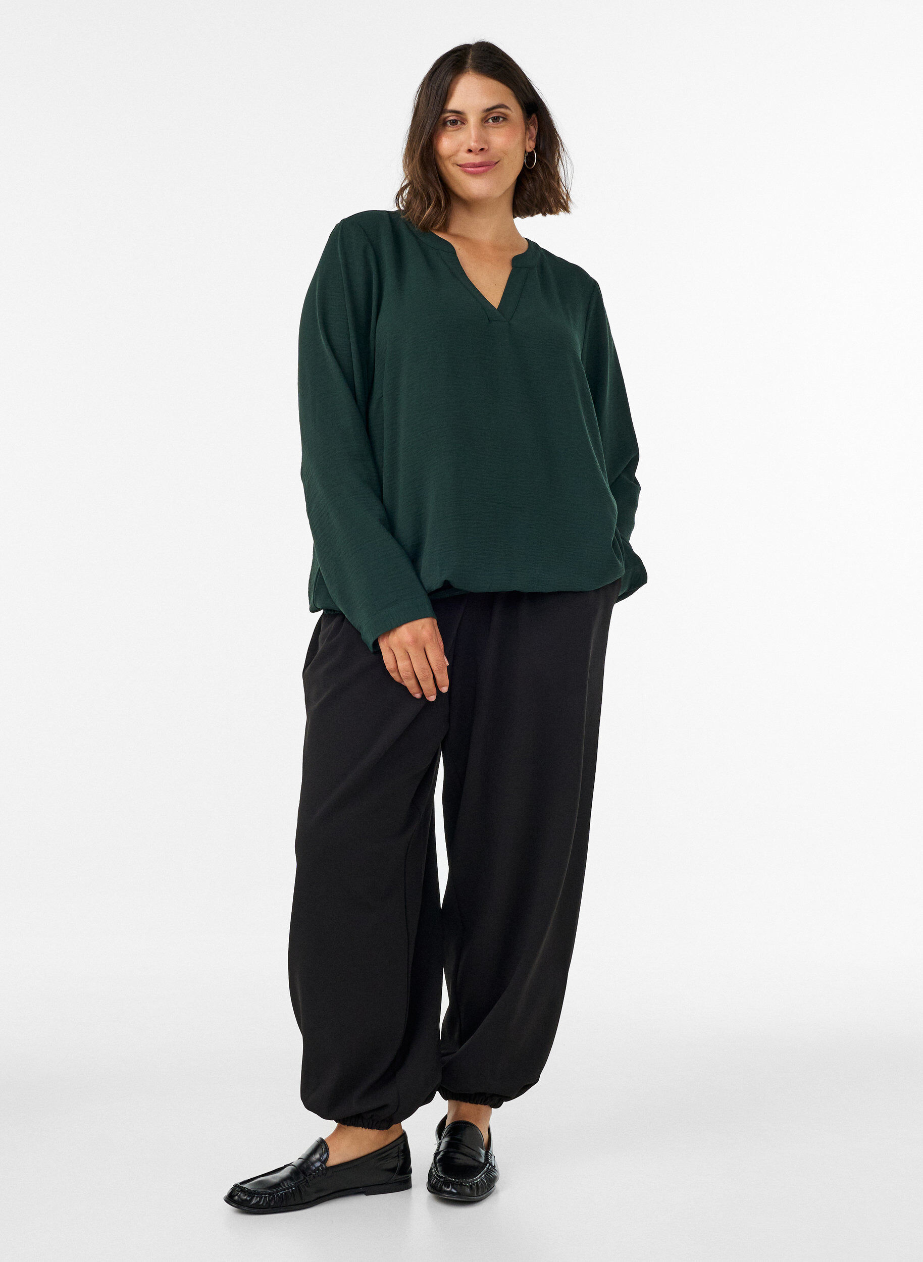 ZizziBluse med ballongsilhuett og V-hals, Gr&oslash;nn, Model image number 1