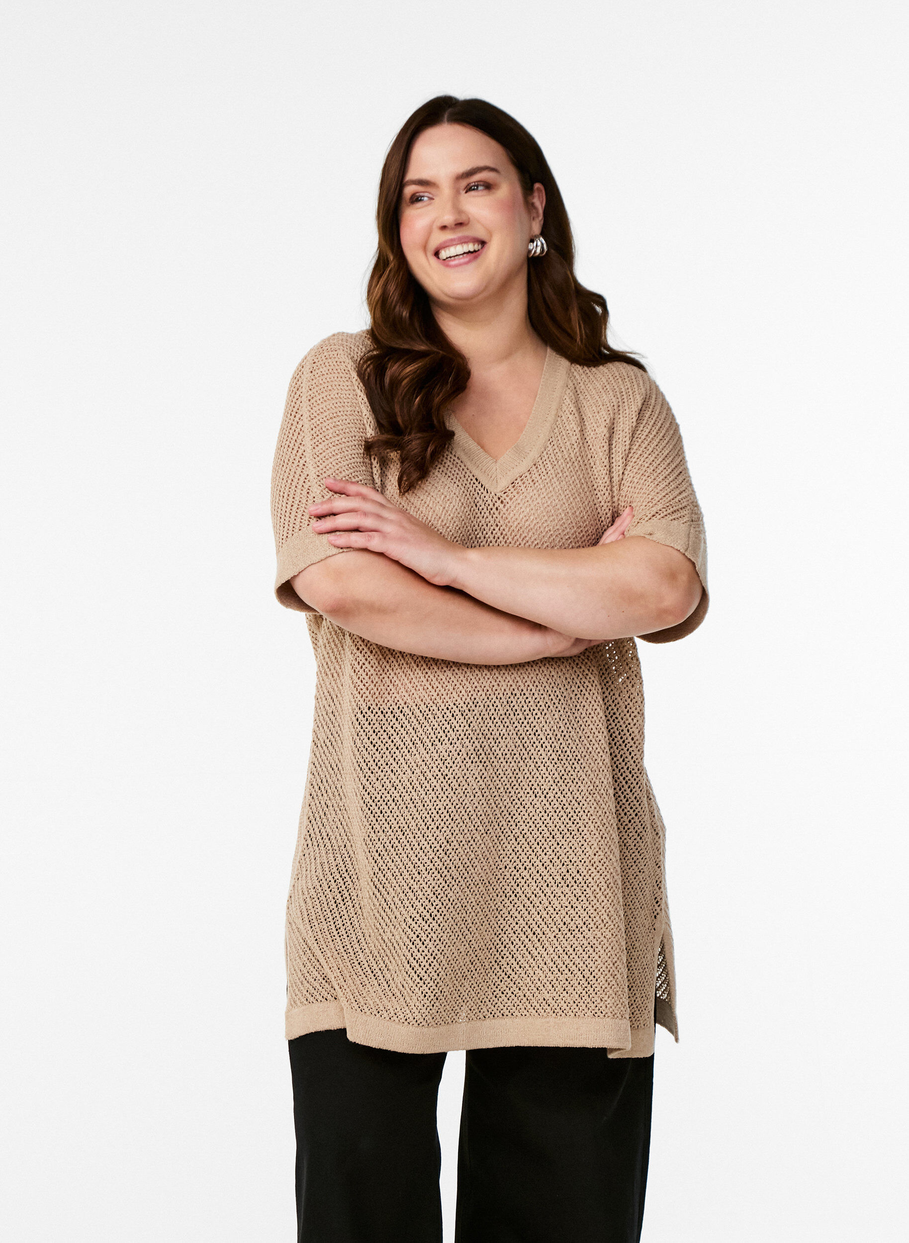 Zizzi FLASH - Kortermet strikket bluse med v-hals, Beige, Model image number 0