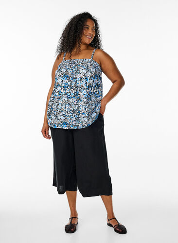 Zizzi Topp i viskose med smale stropper, Svart, Model image number 1