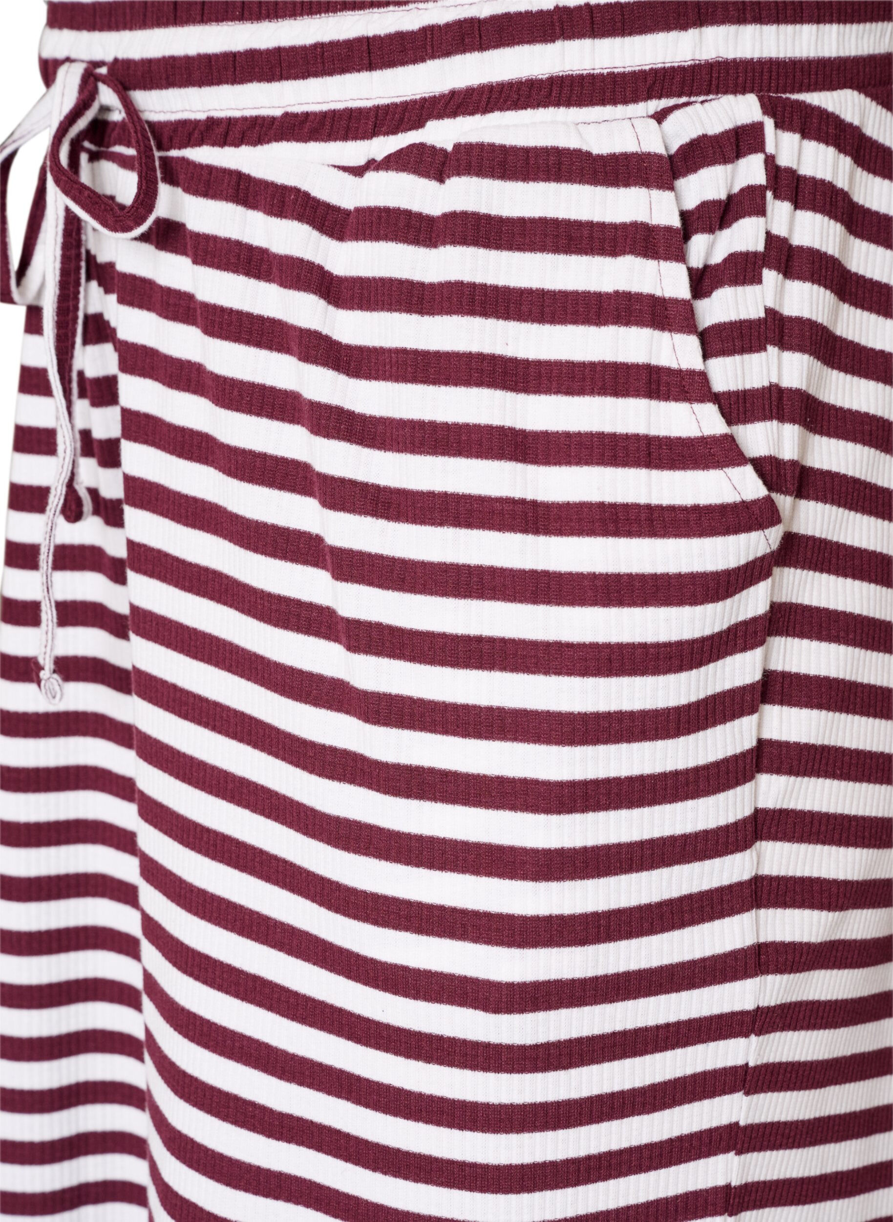 ZizziStripete pyjamasbukser med h&oslash;y midje og vide ben, R&oslash;d, Packshot image number 2