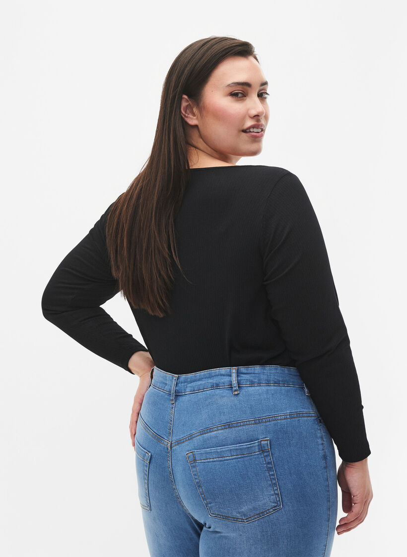 Langermet t-skjorte med asymmetrisk snitt, Black, Model image number 1