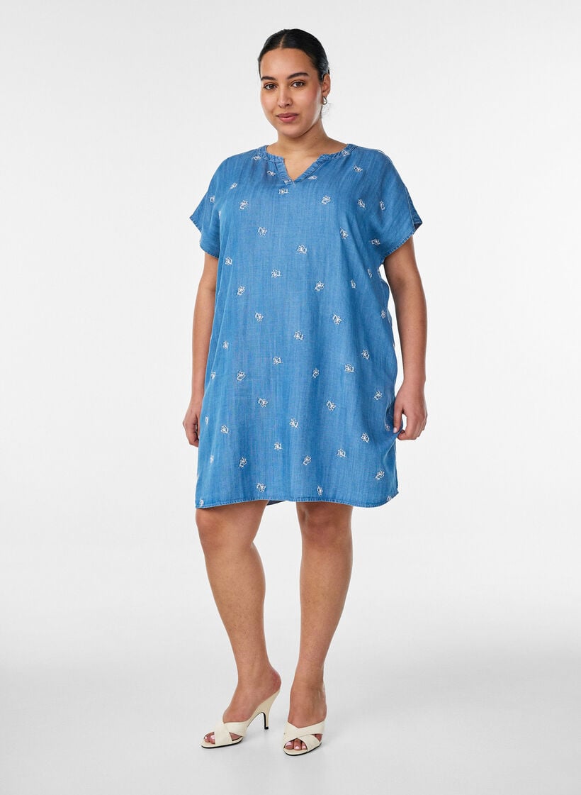 Lyocell kjole med plagg i denim og broderte blomster, Bl&aring;, Model image number 1