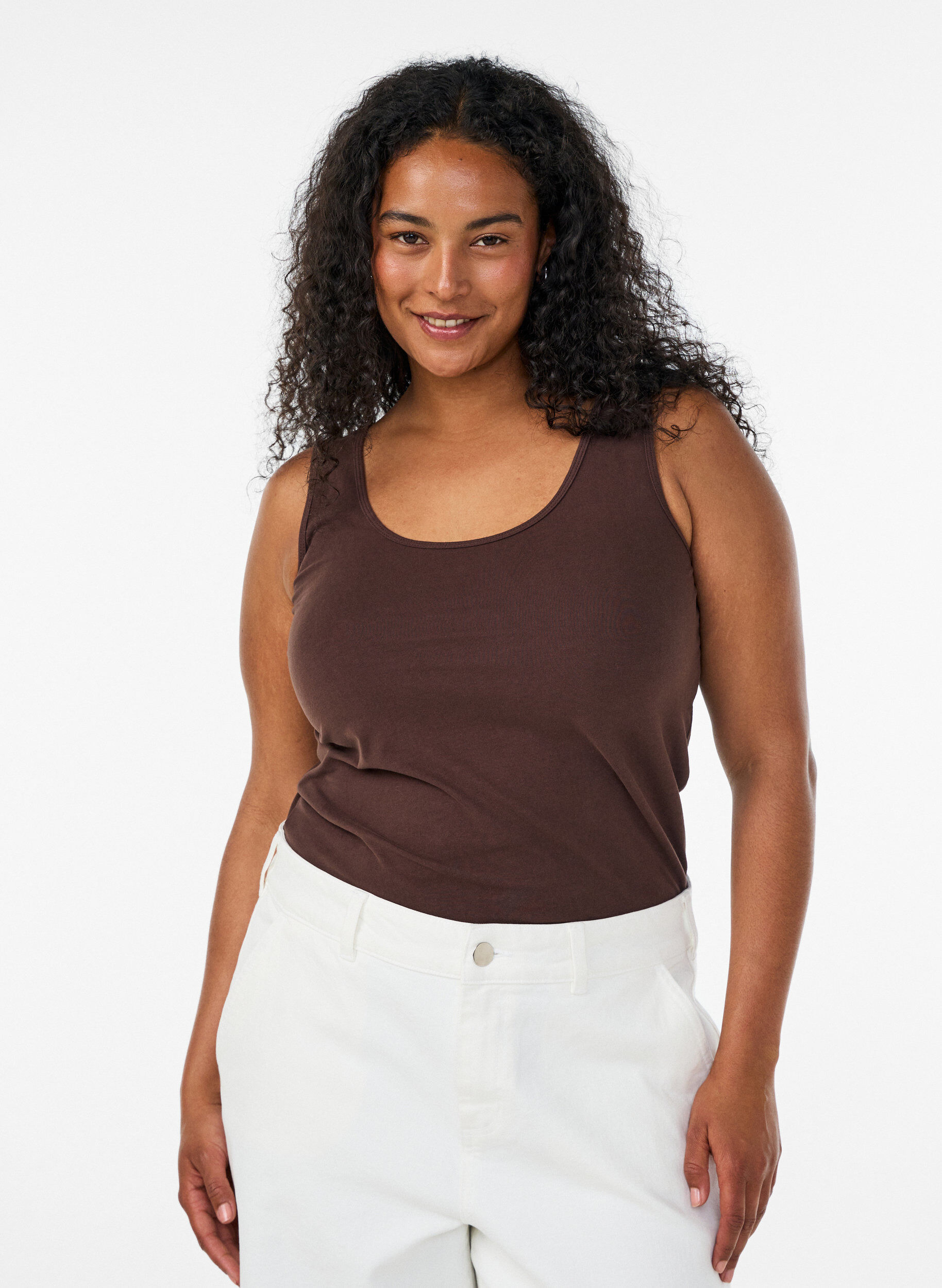 Ensfarget basic topp i bomull, Brun, Model
