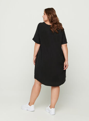 Kortermet kjole i lyocell, Black, Model image number 1