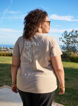 Zizzi T-skjorte med trykk, , Model