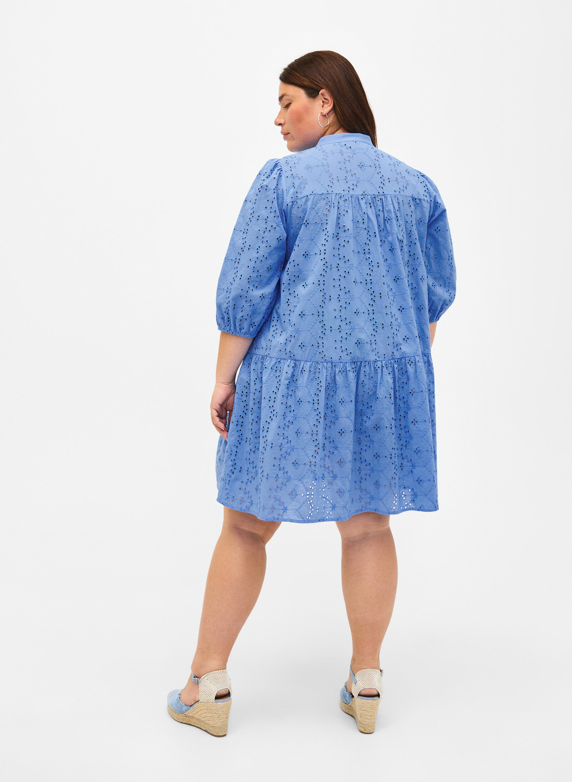 Zizzi Skjortekjole i bomull med engelsk broderi, Marina, Model image number 1