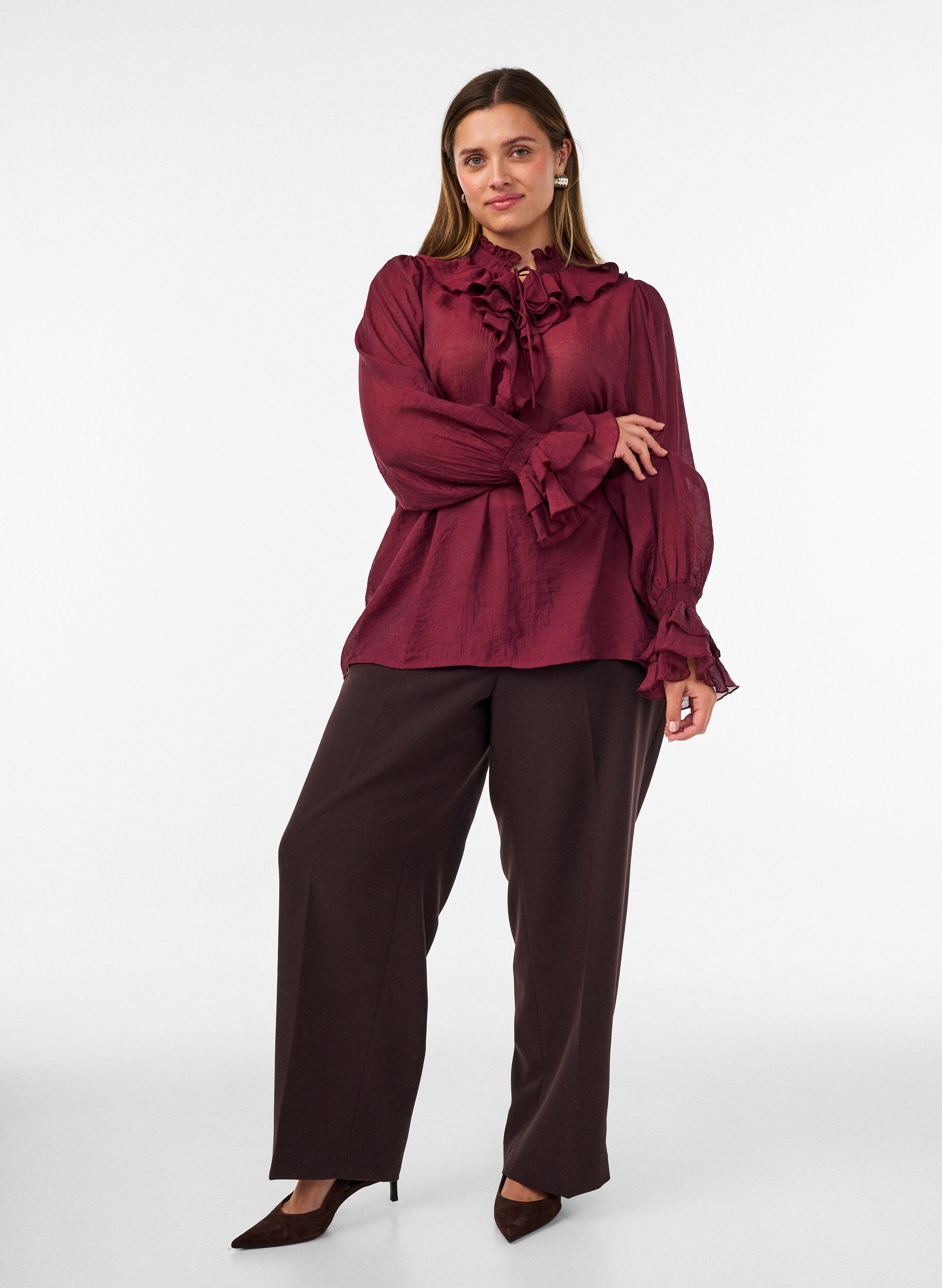 ZizziViskosebluse med volanger og lange ermer, R&oslash;d, Model image number 1
