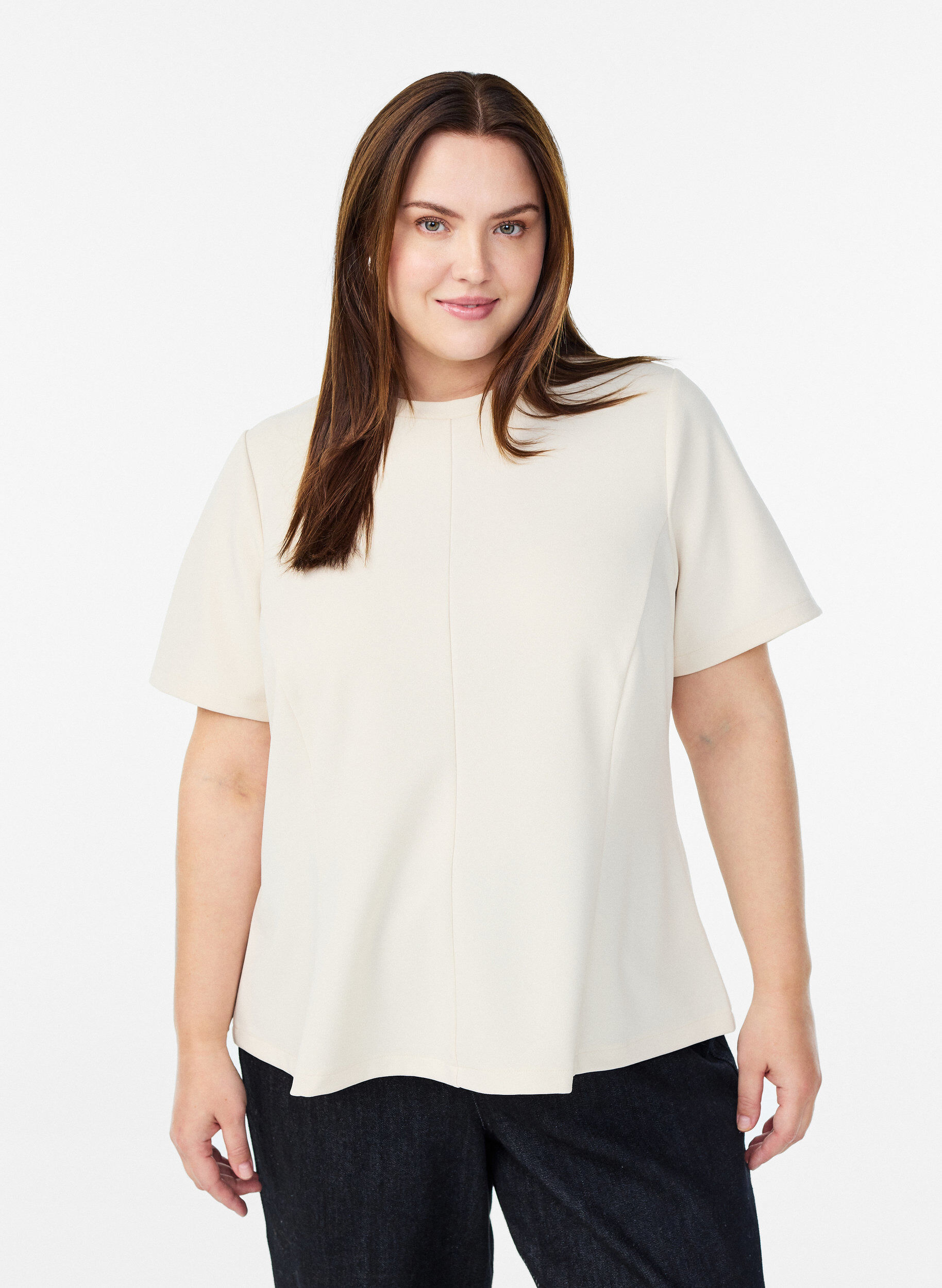 Kortermet bluse med figursydde innsnitt, Beige, Model