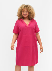 Kortermet kjole med hette, Beetroot Purple, Model