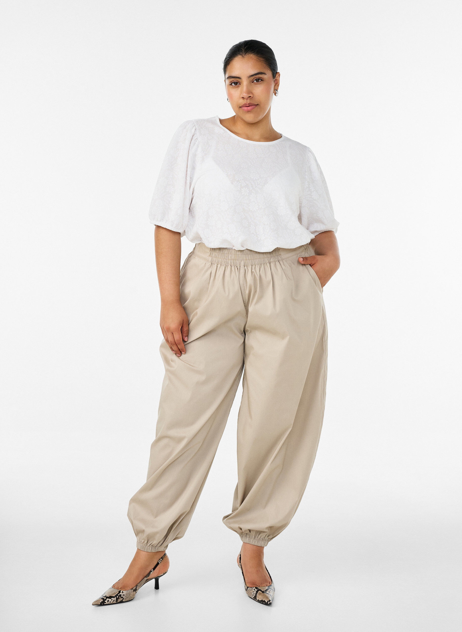 ZizziBluse med tekstur og korte ermer, Hvit, Model image number 1