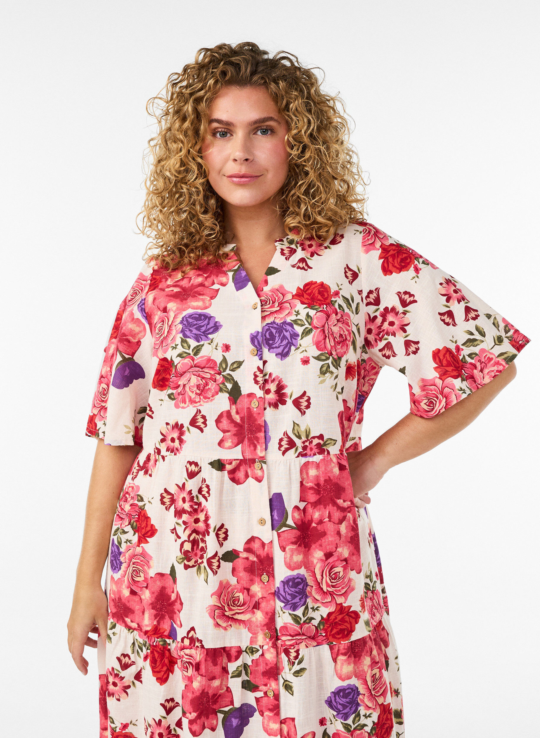 ZizziBomullsmidikjole med blomsterprint, R&oslash;d, Model image number 2