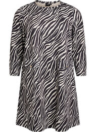 Kort A-linjekjole med 7/8 ermer, Black Zebra