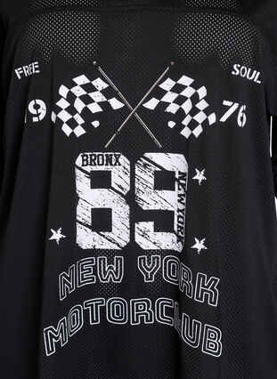 Zizzi Sporty T-skjorte med fronttrykk, Black, Packshot image number 2