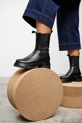 Zizzi Wide fit skinnstøvler med strikk, Black, Model image number 1