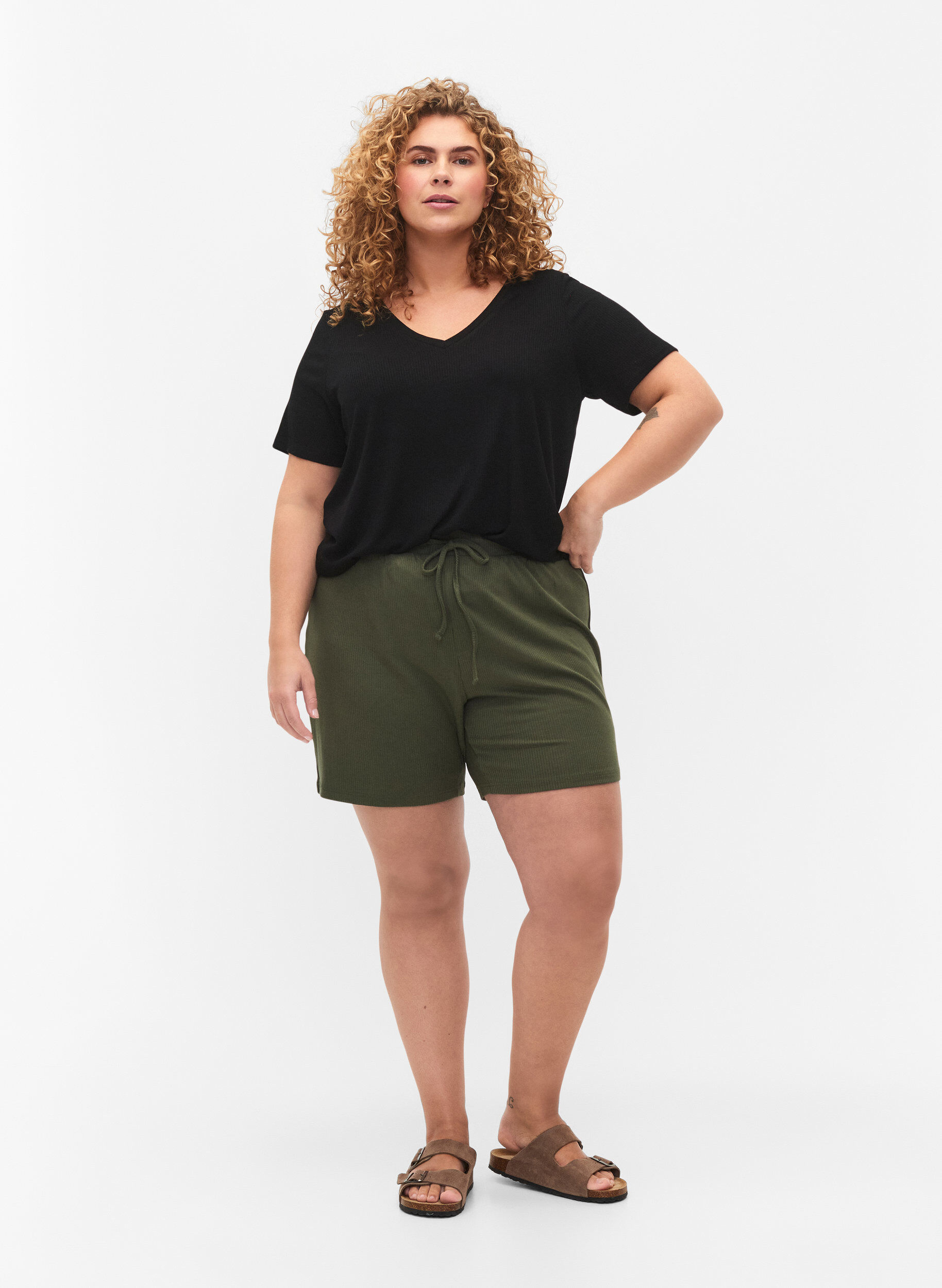 Zizzi T-skjorte i viskose med ribb og V-hals, Black, Model image number 2