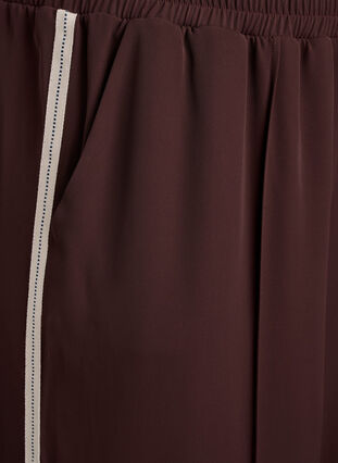 Zizzi Sporty bukser med rette ben og sidestriper, Mørk Bordeaux, Packshot image number 2