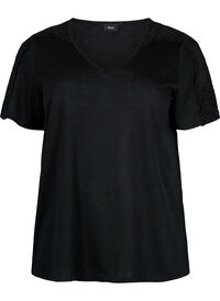 Kortermet bluse med blonder og V-hals