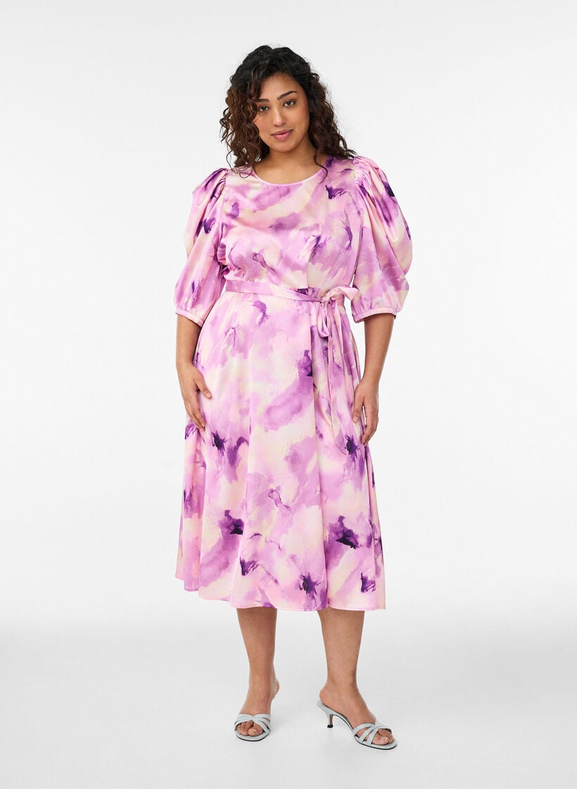 Kortermet festkjole med knytebelte, Lilla, Model