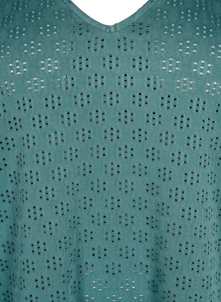 Bluse med V-hals og hullmønster, Sea Pine, Packshot image number 2