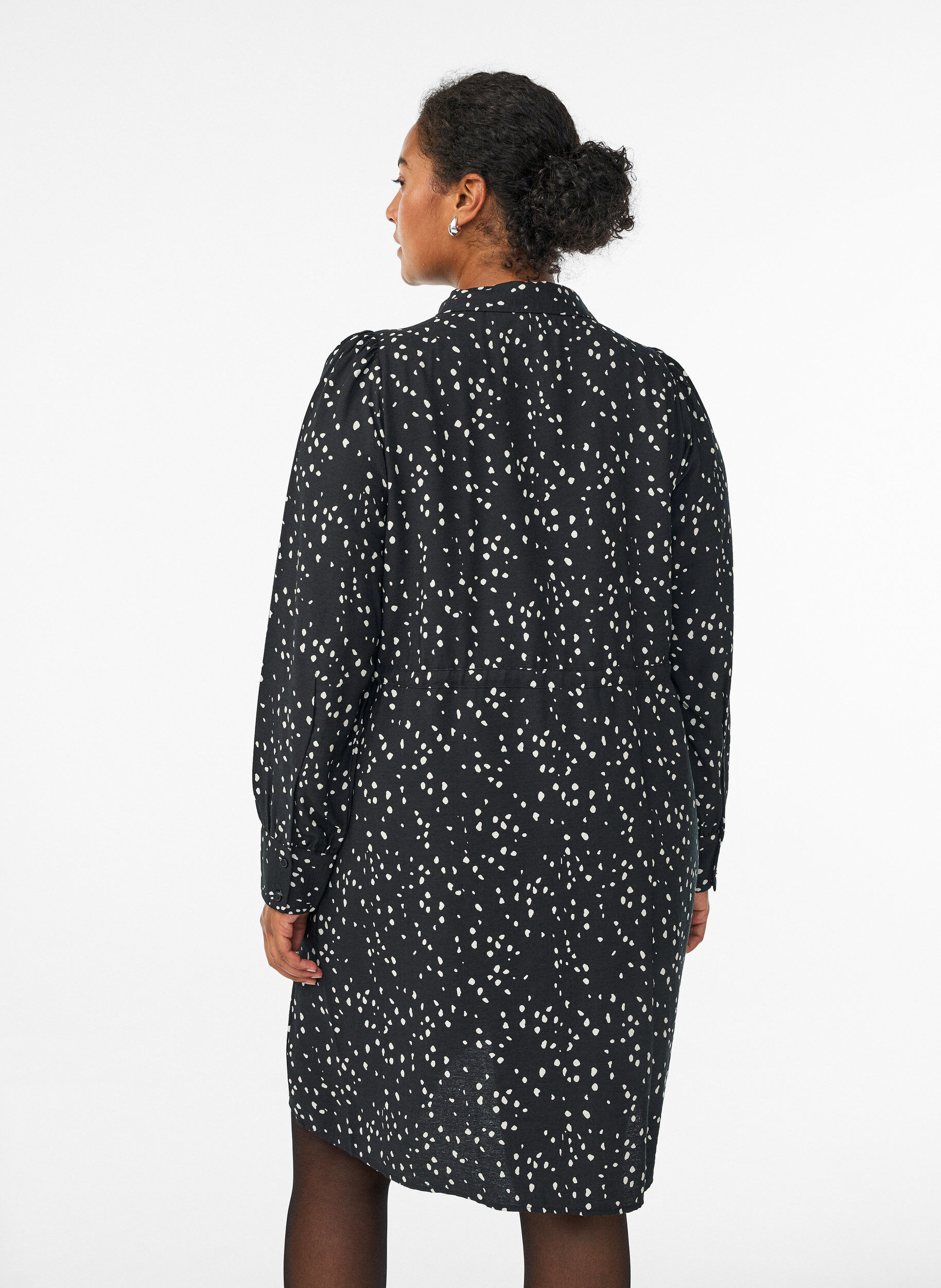 Zizzi Skjortekjole med knytebelte og trykk, Svart, Model image number 2