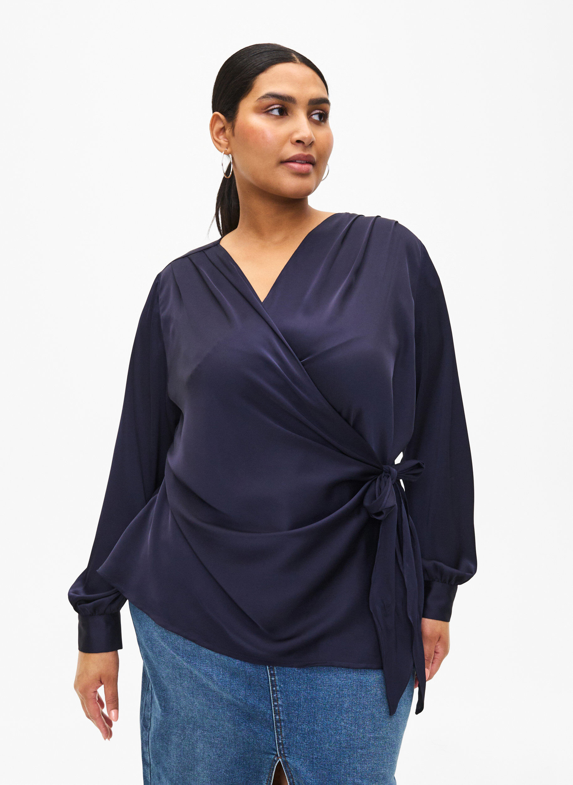 ZizziFestbluse i sateng med omslag, Night Sky, Model image number 0