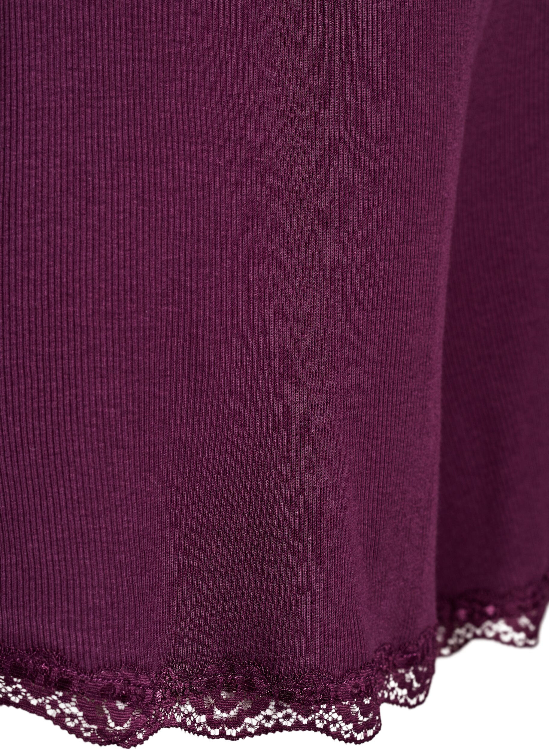 Zizzi L&oslash;se nattshorts med ribbestruktur og blonderkant, M&oslash;rk Bordeaux, Packshot image number 3