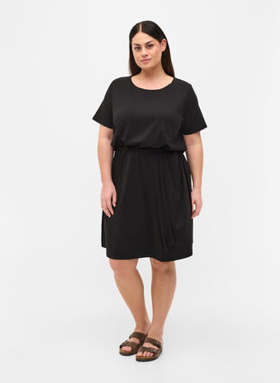 Kortermer kjole med midjebelte, Black, Model image number 2