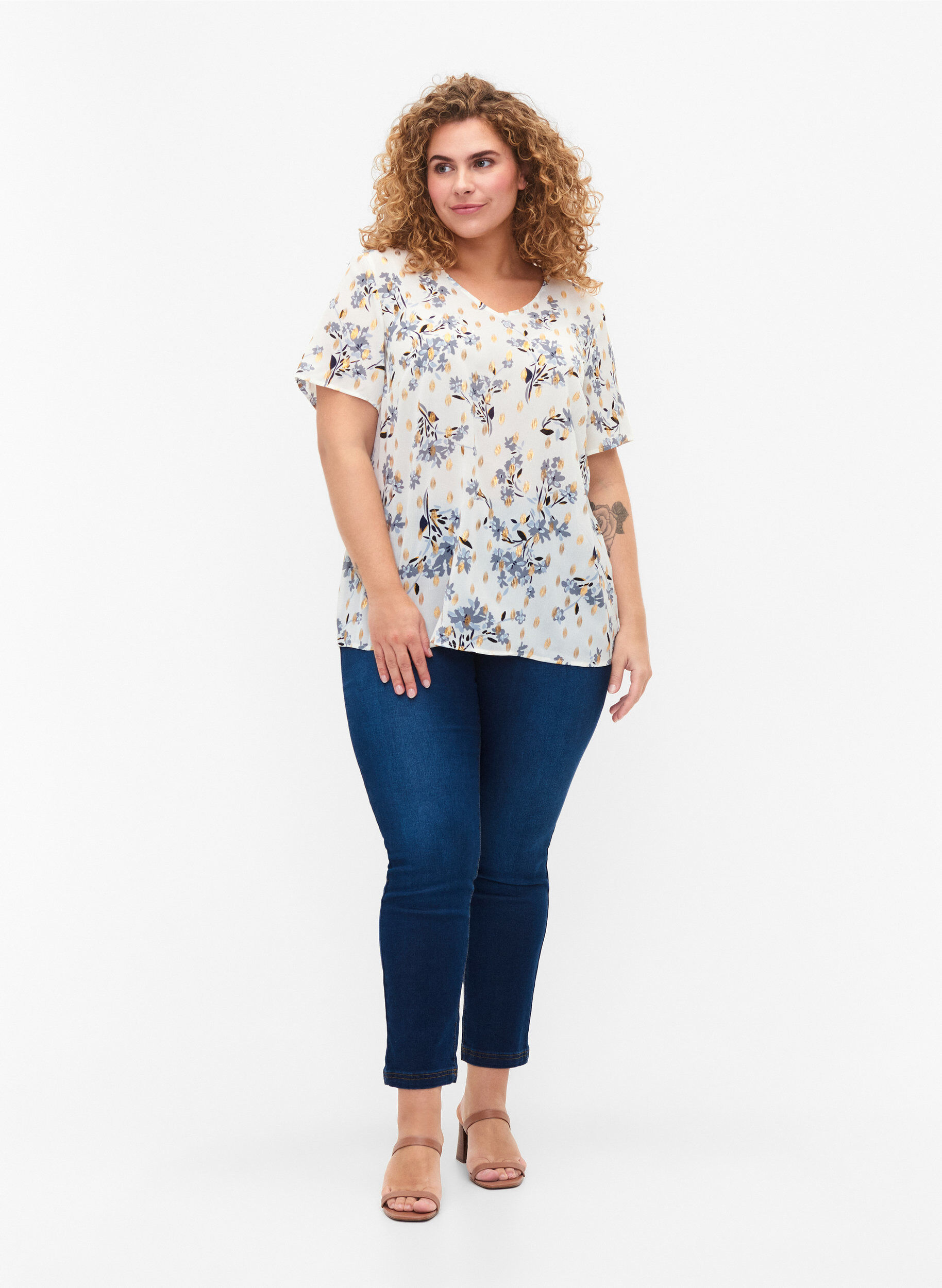 Zizzi Bluse med print og lurex, White Flower/Gold, Model image number 2