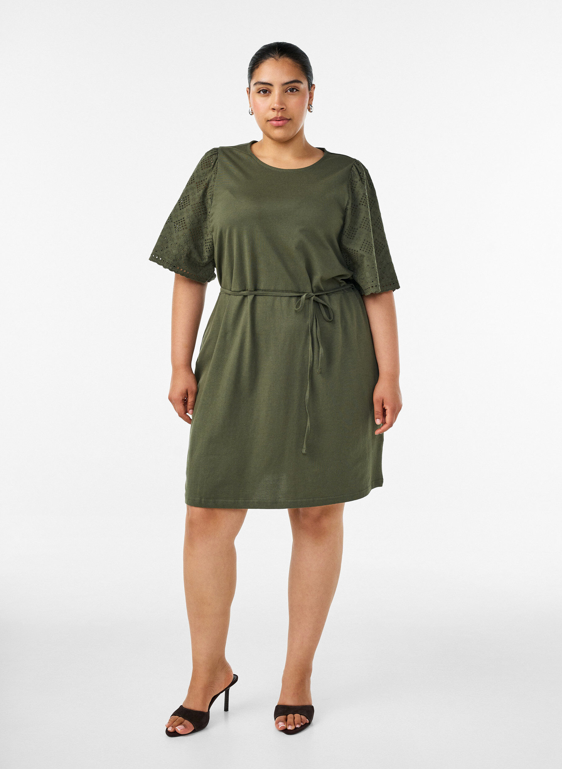 ZizziBomullskjole med broderie anglaise-ermer og knytebelte, Gr&oslash;nn, Model image number 1