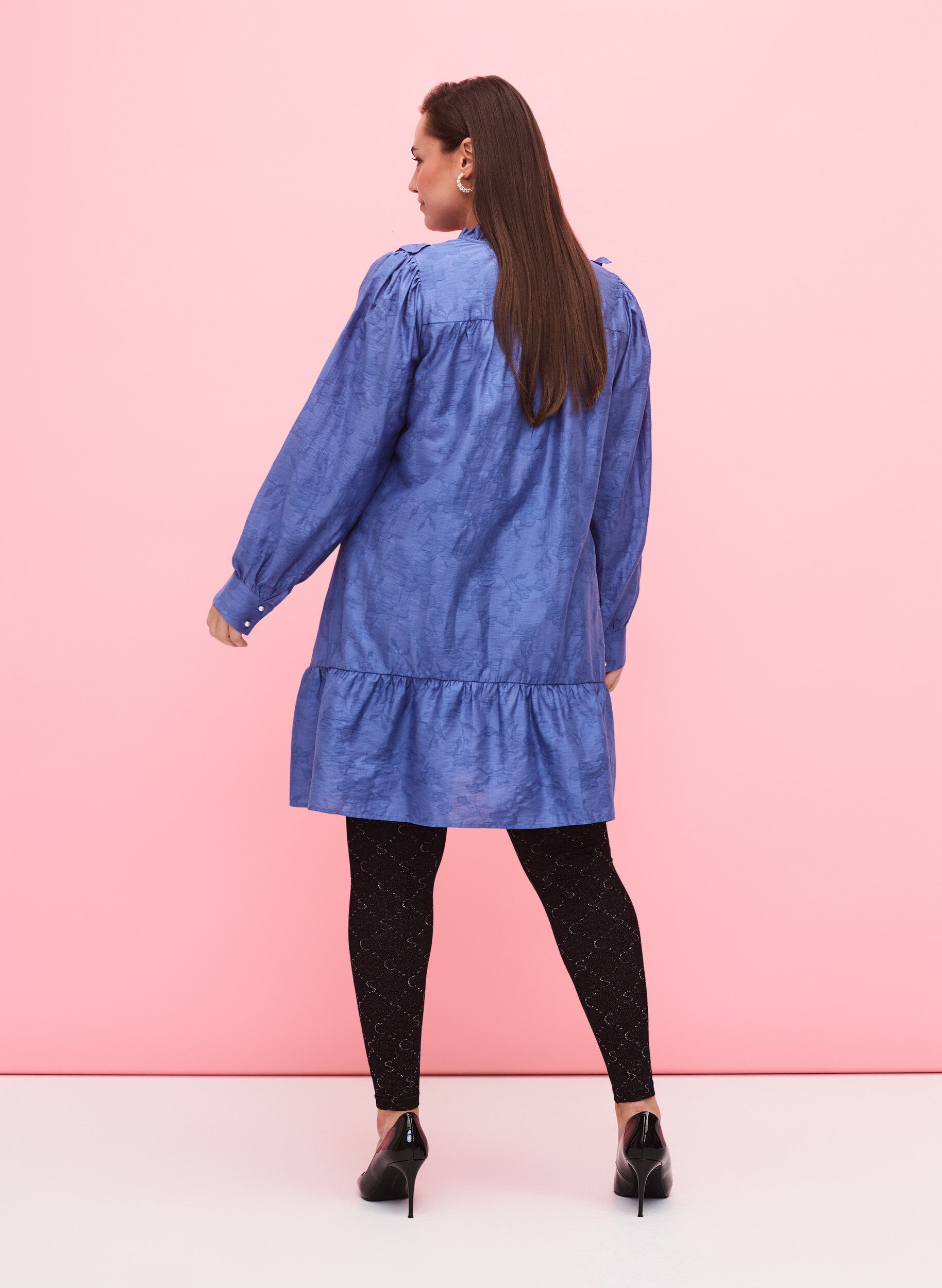 Zizzi S&oslash;ml&oslash;s tights med s&oslash;lvfarget m&oslash;nster, Black, Model image number 1