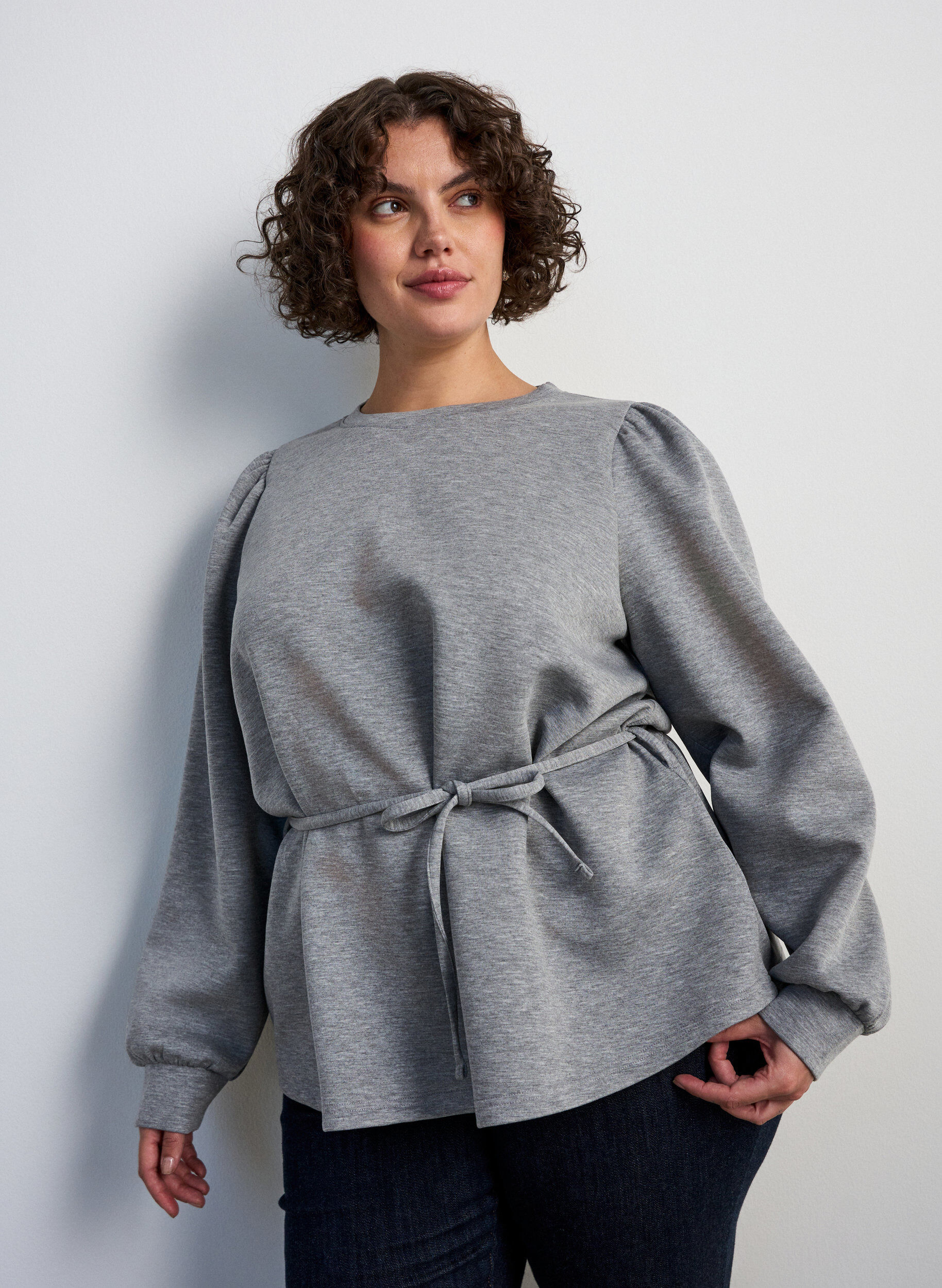 ZizziBluse med knyting og puffermer, Gr&aring;, Model image number 3