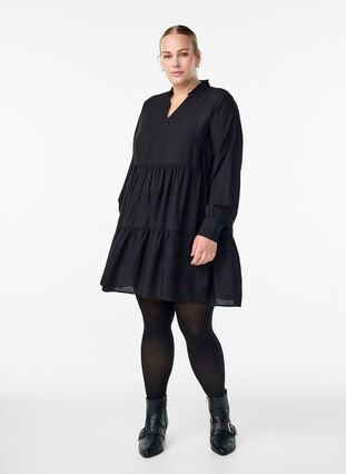 Zizzi A-linje kjole med volangkrage, Svart, Model image number 1
