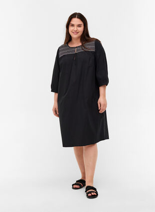 Kjole i bomull med smock og A-form, Black, Model image number 3