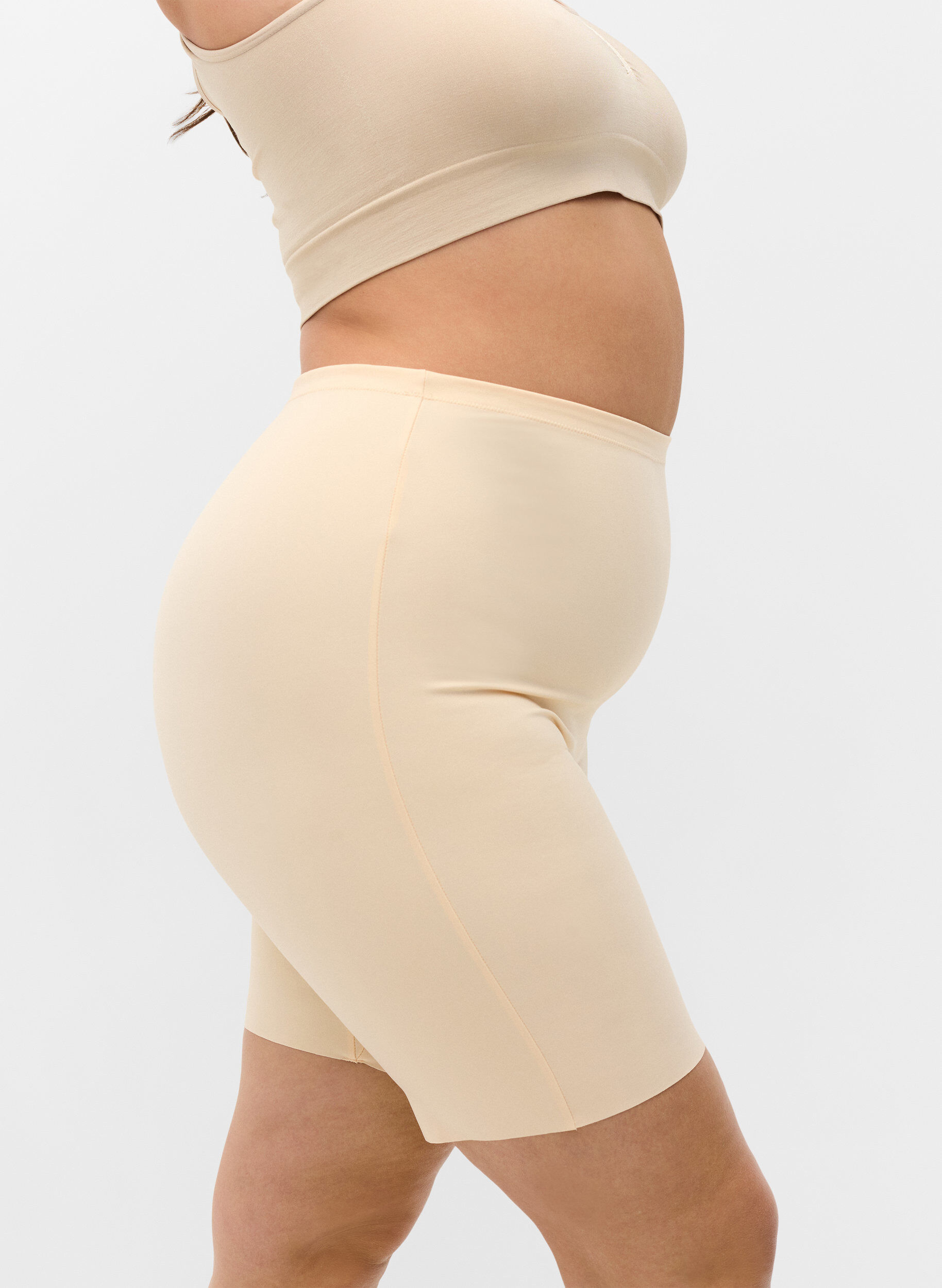 ZizziLight shapewear shorts med h&oslash;yt liv, Beige, Model image number 2
