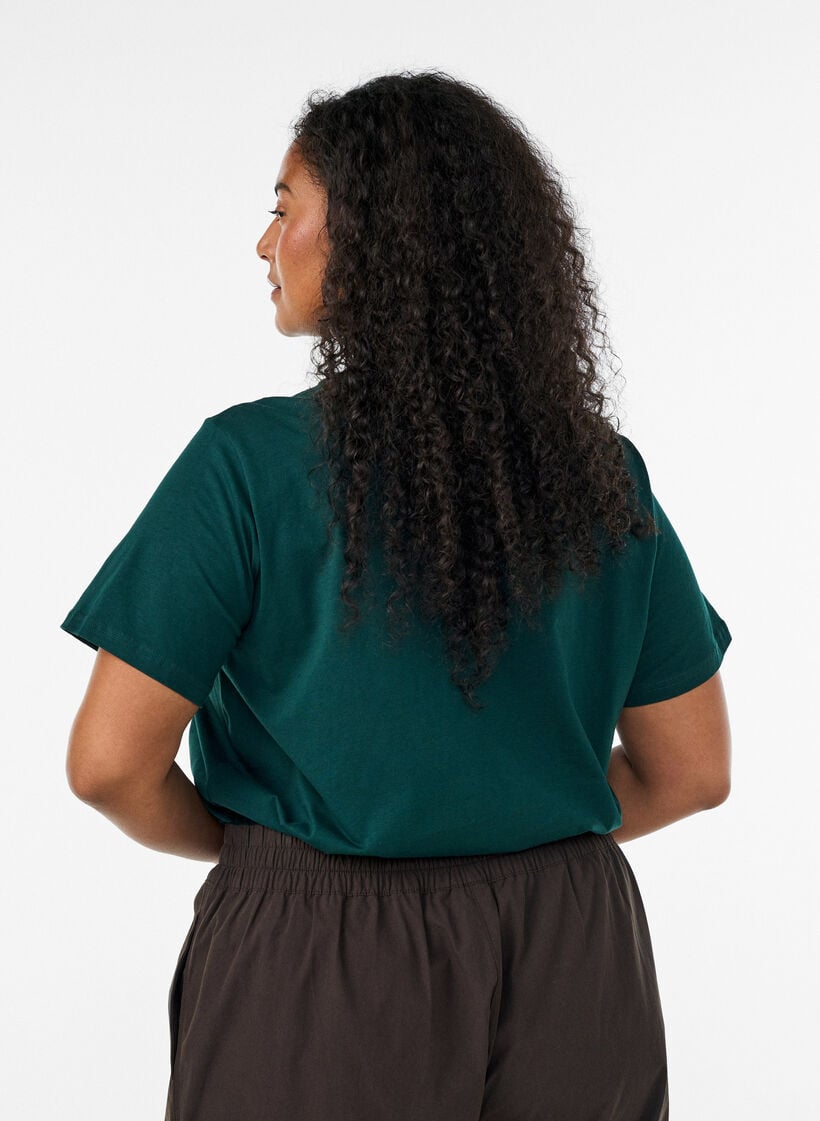 Basic T-skjorte i bomull med rund hals, Gr&oslash;nn, Model image number 2