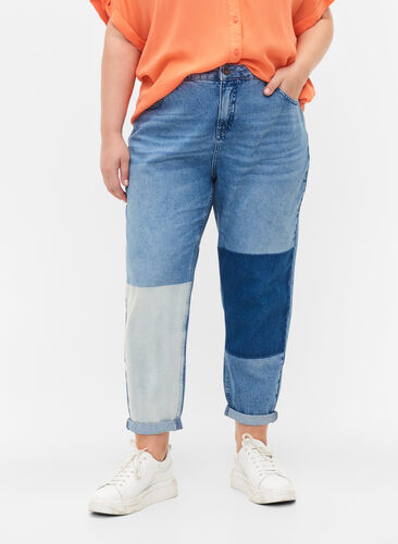 Mille mom fit jeans med colorblock, Blue Denim Comb, Model image number 2