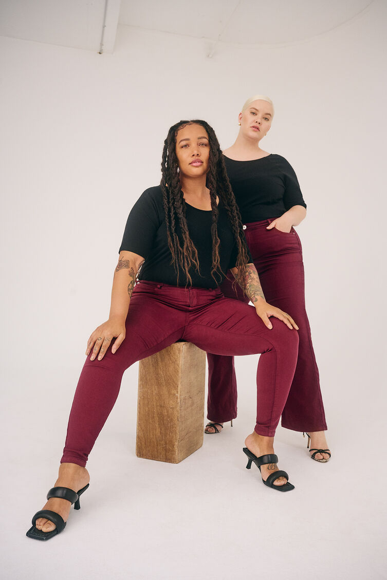 Jeans i burgunder, , Model