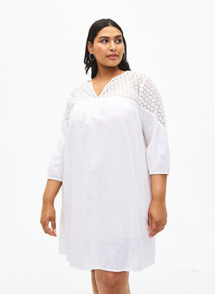Kjole i bomullsblanding med lin og heklede detaljer, Bright White, Model image number 0