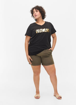 T-skjorte i bomull med V-hals, Black VACAY , Model image number 2