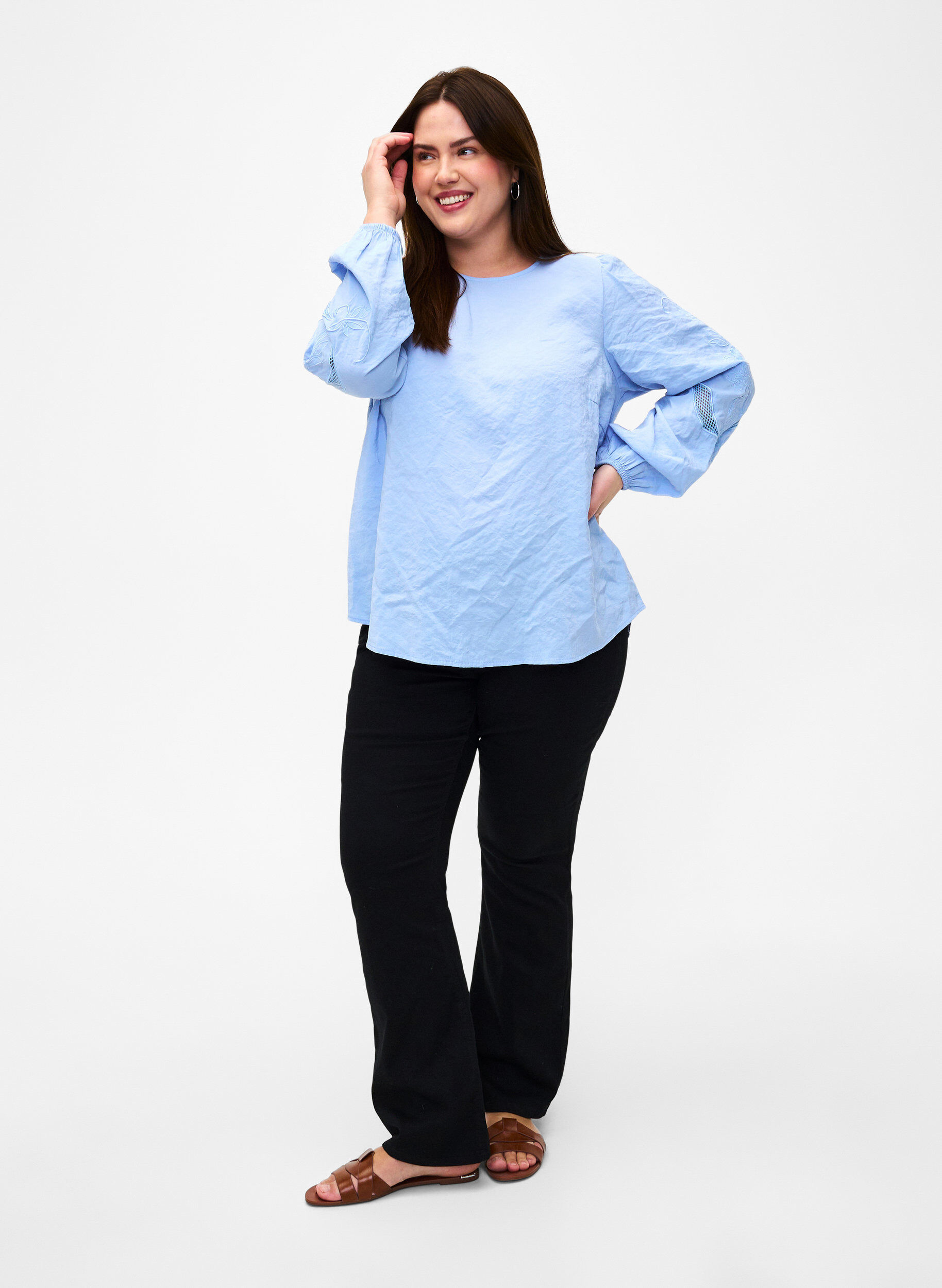 Zizzi Bluse i Tencel &trade; Modal med broderidetaljer, Serenity, Model image number 2
