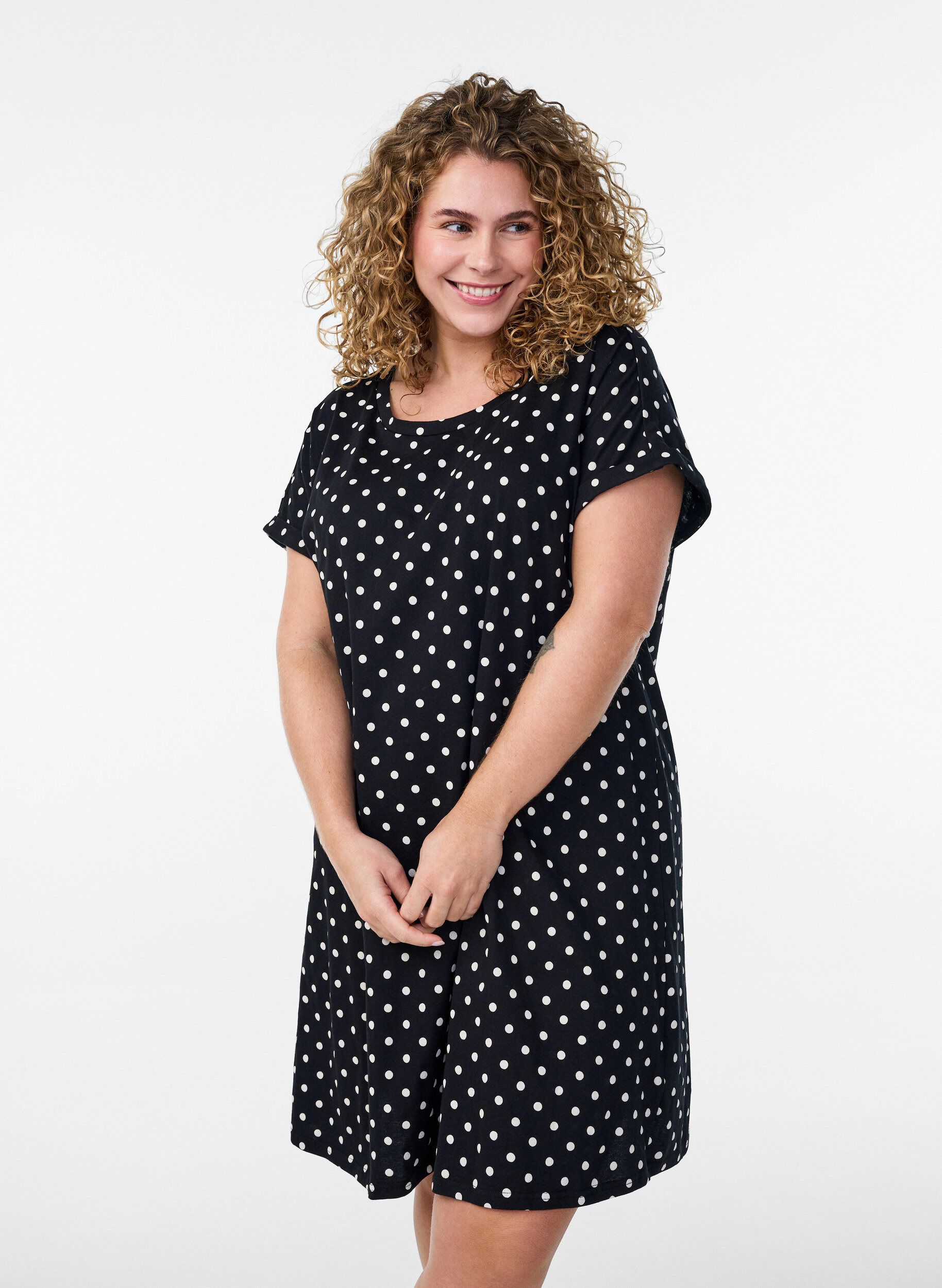 2-pakk T-skjortekjole med korte ermer, Svart, Model