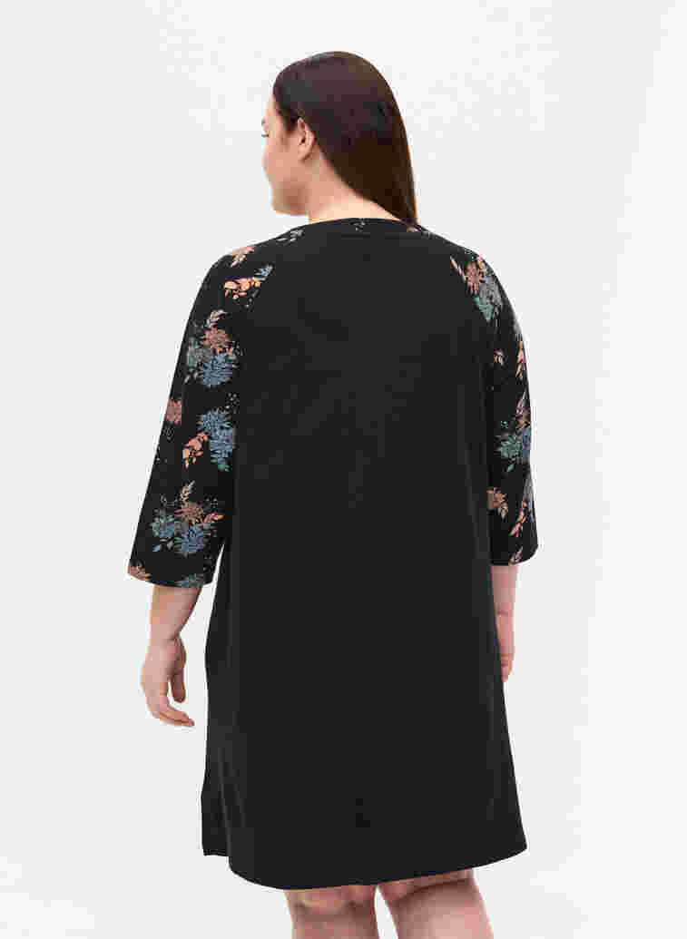 Nattkjole med mønster i bomull, Black Flower AOP, Model image number 1