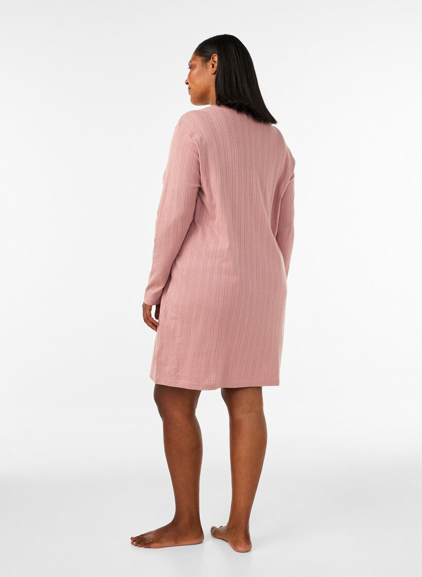 Nattkjole i &oslash;kologisk bomull med hullbroderi, Rosa, Model image number 2